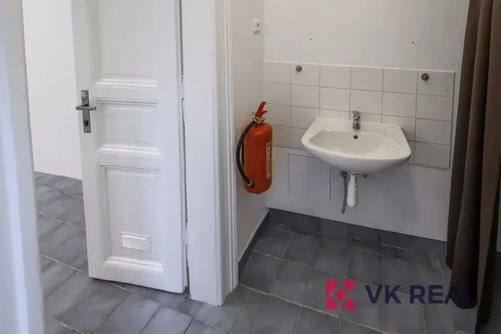 Pronájem obchodního prostoru, Praha - Břevnov, Bělohorská, 75 m2