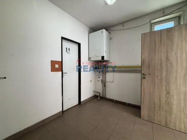 Pronájem skladu, Lišov, Miletínská, 350 m2