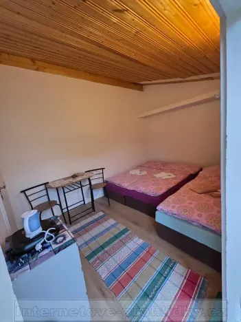 Pronájem bytu 1+kk, Praha - Modřany, Nesvadbova, 16 m2