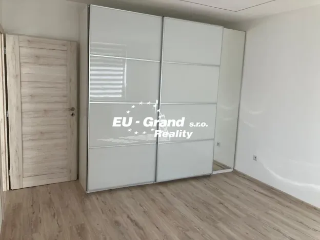 Pronájem bytu 2+kk, Stráž pod Ralskem, Jižní, 35 m2