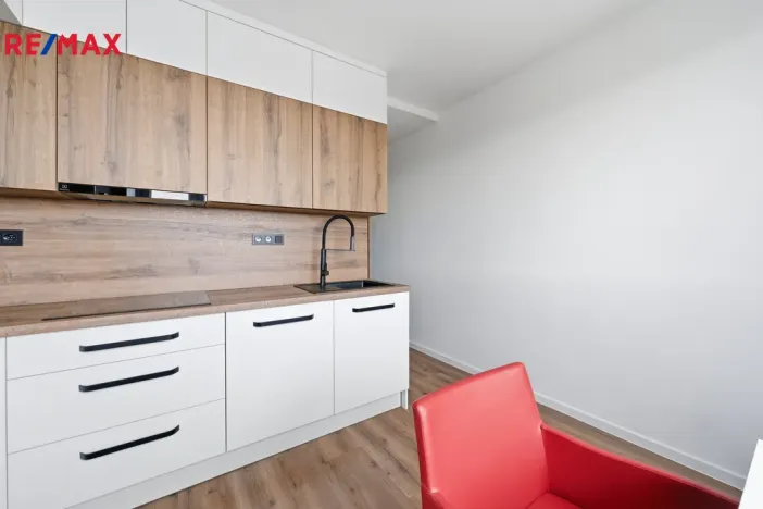 Prodej bytu 1+1, Hradec Králové - Nový Hradec Králové, třída Edvarda Beneše, 41 m2