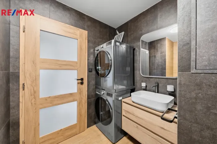 Prodej bytu 1+1, Hradec Králové - Nový Hradec Králové, třída Edvarda Beneše, 41 m2