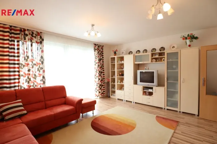 Pronájem bytu 2+kk, Karlovy Vary - Drahovice, Waldertova, 61 m2