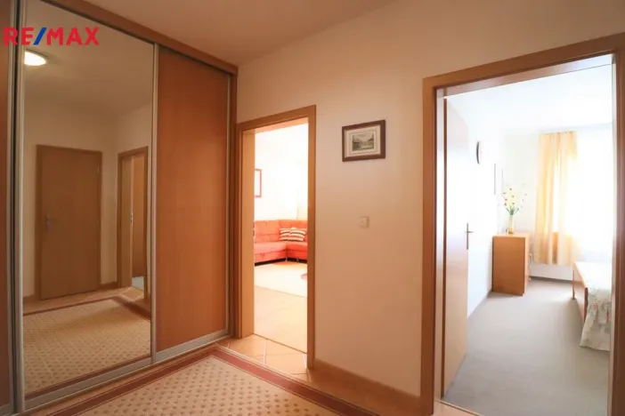 Pronájem bytu 2+kk, Karlovy Vary - Drahovice, Waldertova, 61 m2