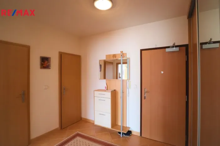 Pronájem bytu 2+kk, Karlovy Vary - Drahovice, Waldertova, 61 m2