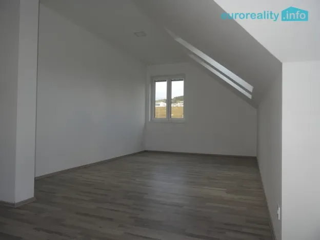 Pronájem bytu 1+kk, Hýskov, Kladenská, 35 m2