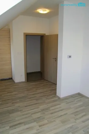 Pronájem bytu 1+kk, Hýskov, Kladenská, 35 m2