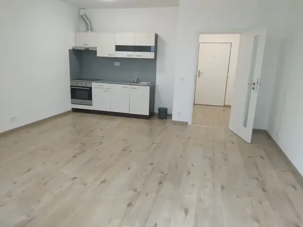 Prodej bytu 1+kk, Praha - Uhříněves, náměstí Bratří Jandusů, 35 m2