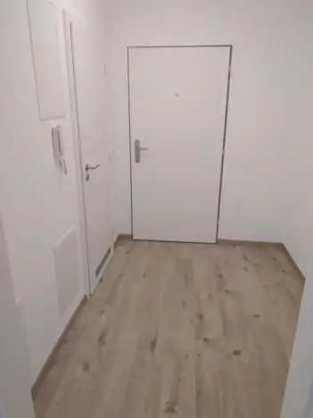 Prodej bytu 1+kk, Praha - Uhříněves, náměstí Bratří Jandusů, 35 m2