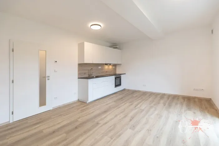 Pronájem bytu 1+kk, Praha - Uhříněves, Douchova, 32 m2