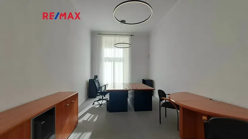 Pronájem kanceláře, Praha - Karlín, Sokolovská, 69 m2