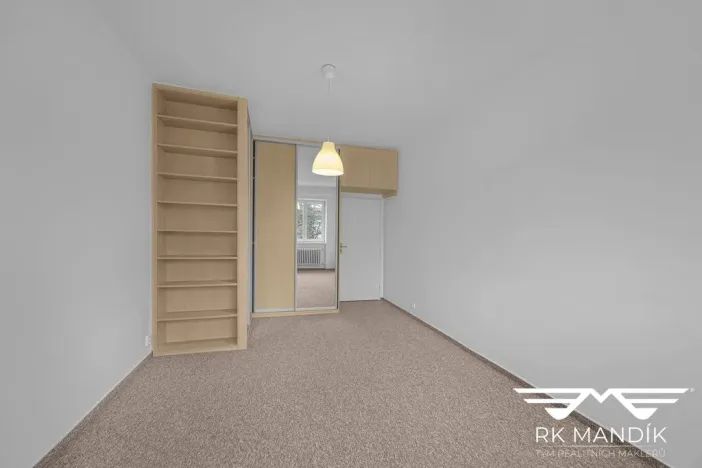 Pronájem bytu 2+kk, Praha - Kobylisy, Kobyliské náměstí, 56 m2