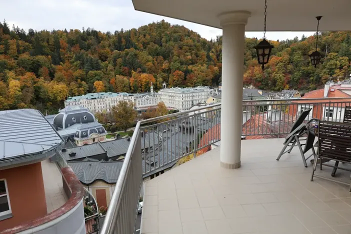 Prodej bytu 4+1, Karlovy Vary, Tylova, 182 m2