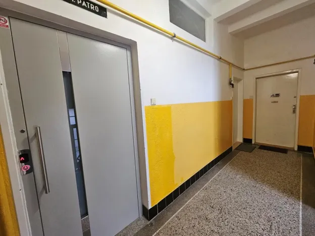 Pronájem bytu 2+kk, Praha - Nusle, Kloboučnická, 41 m2