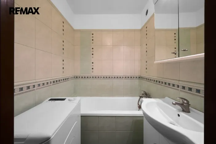 Pronájem bytu 2+1, Pardubice - Zelené Předměstí, nábřeží Závodu míru, 59 m2