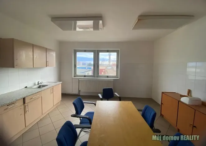 Pronájem ubytování, Praha - Uhříněves, Přátelství, 626 m2