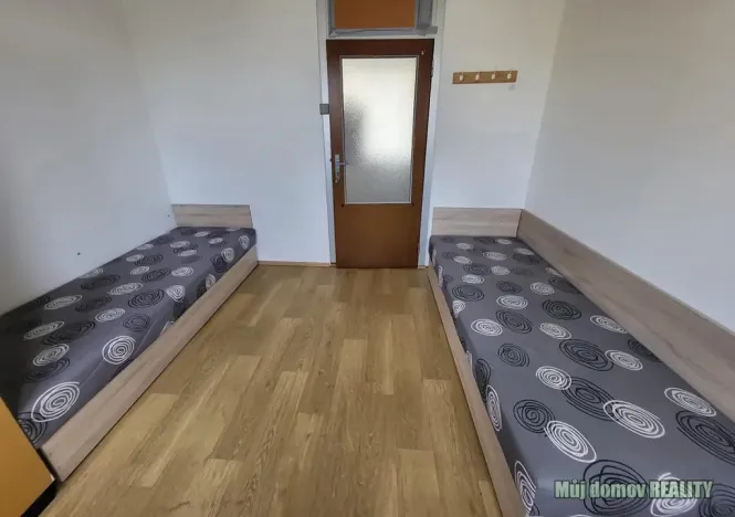 Pronájem ubytování, Praha - Uhříněves, Přátelství, 626 m2