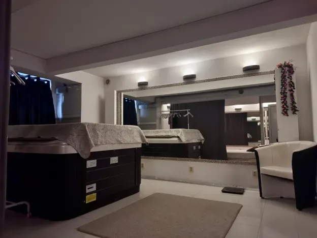 Pronájem obchodního prostoru, Praha - Libeň, Pod Kotlaskou, 100 m2