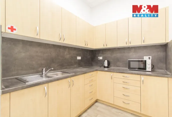 Pronájem kanceláře, Praha, Podbabská, 20 m2