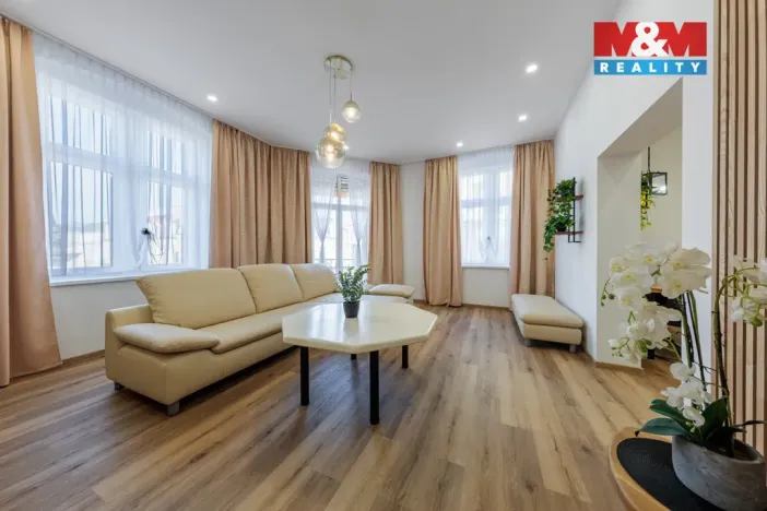 Prodej bytu 2+1, Karlovy Vary, Bělehradská, 96 m2