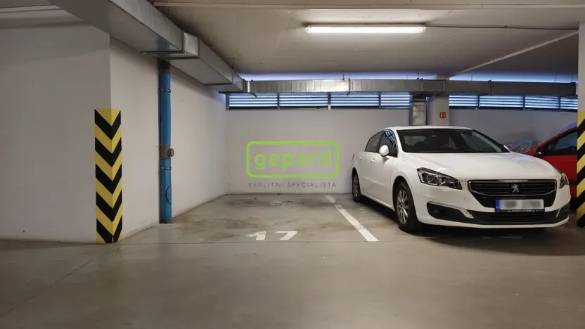 Prodej garážového stání, Brno - Slatina, Lučiny, 12 m2