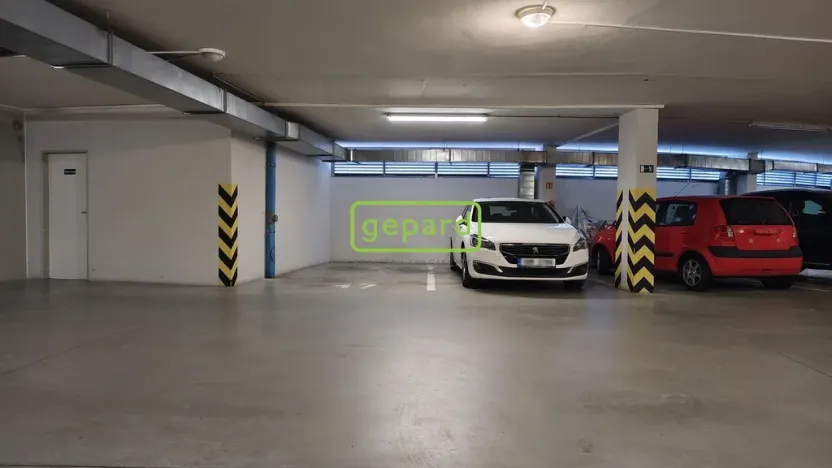 Prodej garážového stání, Brno - Slatina, Lučiny, 12 m2