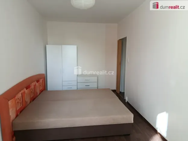 Pronájem bytu 2+kk, Praha - Modřany, Urbánkova, 43 m2
