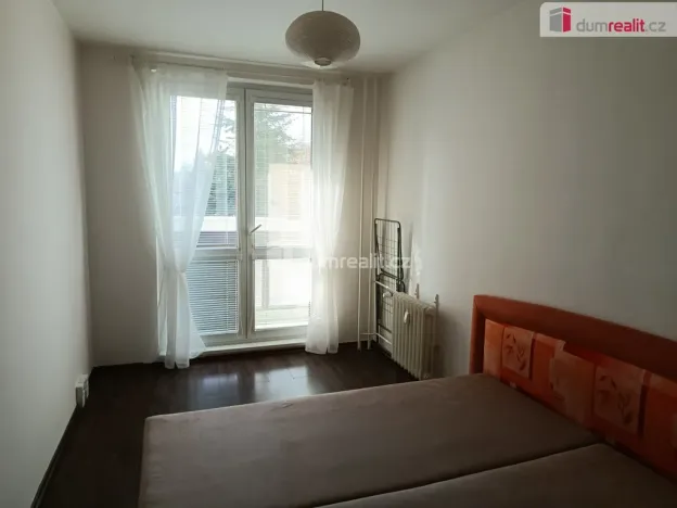 Pronájem bytu 2+kk, Praha - Modřany, Urbánkova, 43 m2