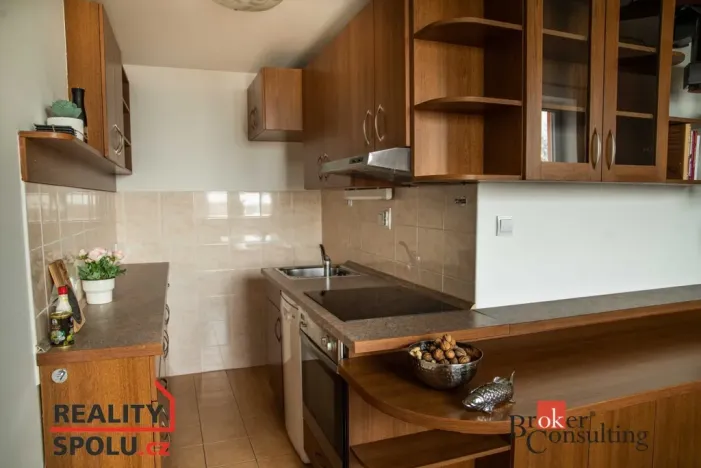 Prodej bytu 2+kk, Šestajovice, Komenského, 69 m2