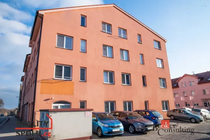 Prodej bytu 2+kk, Šestajovice, Komenského, 69 m2