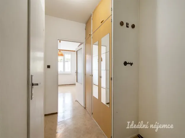 Pronájem bytu 2+kk, Praha - Hlubočepy, V remízku, 45 m2