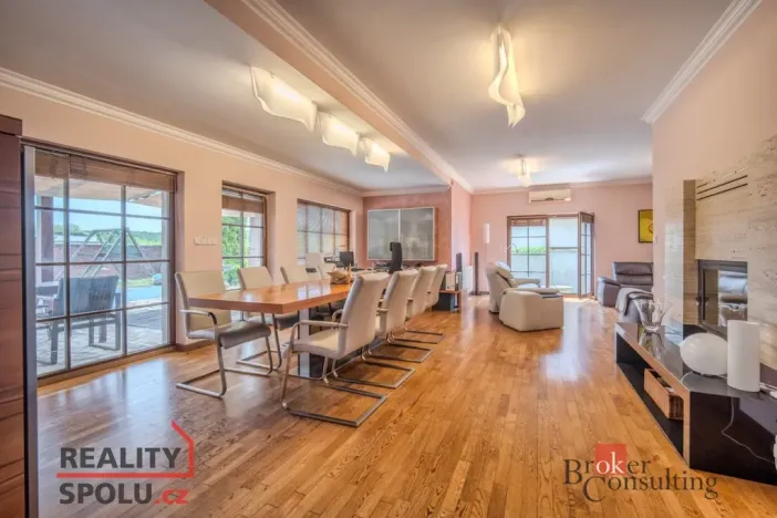 Prodej rodinného domu, Praha - Horní Počernice, Zárybnická, 307 m2