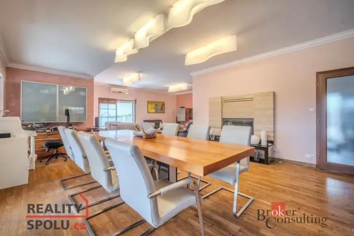 Prodej rodinného domu, Praha - Horní Počernice, Zárybnická, 307 m2