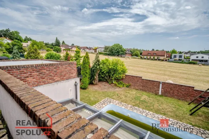 Prodej rodinného domu, Praha - Horní Počernice, Zárybnická, 307 m2