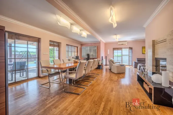 Prodej rodinného domu, Praha - Horní Počernice, Zárybnická, 307 m2