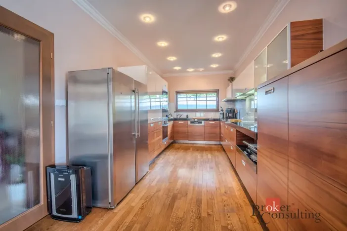Prodej rodinného domu, Praha - Horní Počernice, Zárybnická, 307 m2