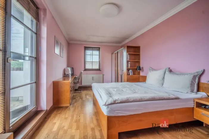 Prodej rodinného domu, Praha - Horní Počernice, Zárybnická, 307 m2