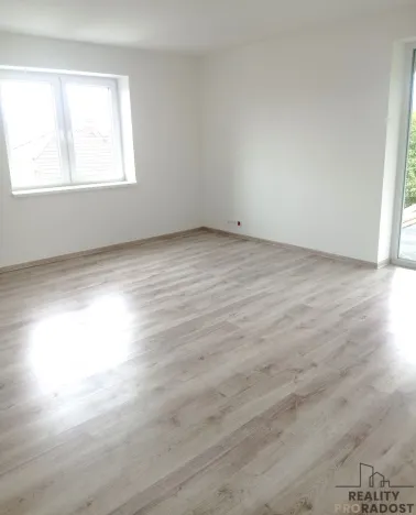 Pronájem bytu 3+1, Návsí, 79 m2