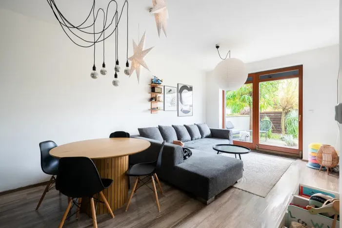 Prodej bytu 2+kk, Veleň - Mírovice, Polní, 49 m2