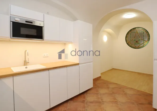 Pronájem bytu 2+1, Praha, Úvoz, 75 m2