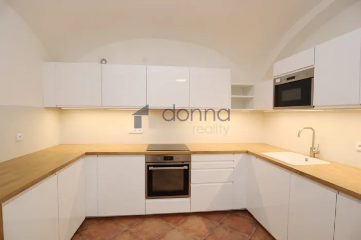 Pronájem bytu 2+1, Praha, Úvoz, 75 m2