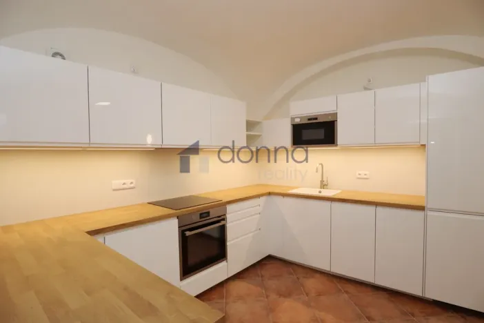 Pronájem bytu 2+1, Praha, Úvoz, 75 m2