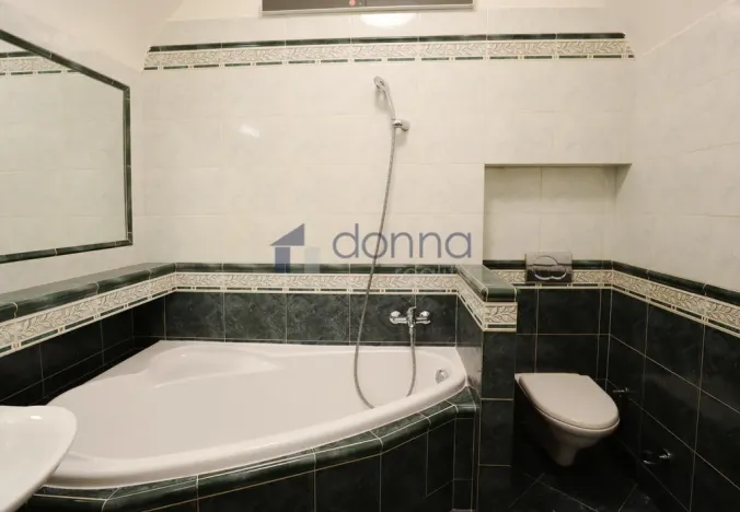 Pronájem bytu 2+1, Praha, Úvoz, 75 m2