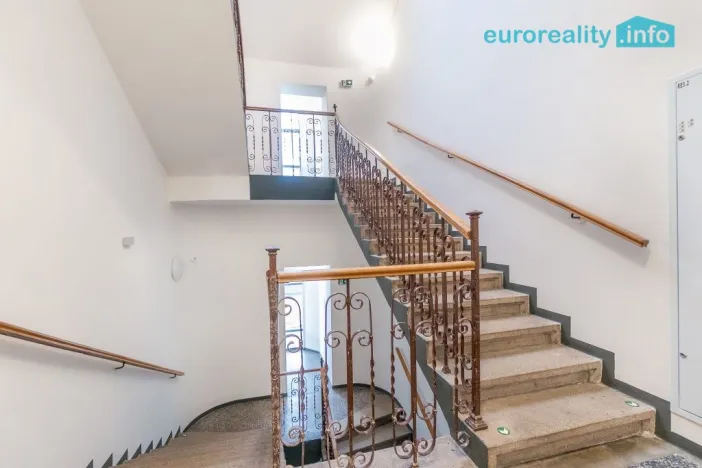 Pronájem bytu 2+1, Mladá Boleslav, náměstí Míru, 69 m2