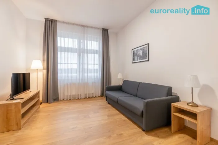 Pronájem bytu 2+1, Mladá Boleslav, náměstí Míru, 69 m2