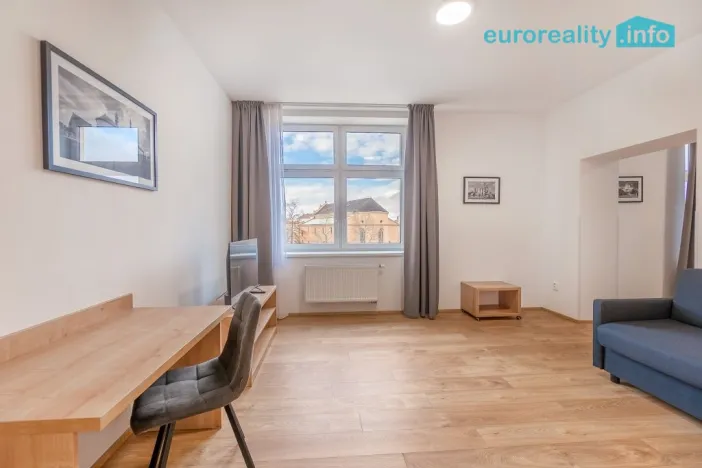 Pronájem bytu 2+1, Mladá Boleslav, náměstí Míru, 73 m2