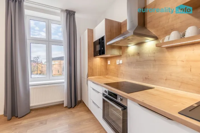 Pronájem bytu 2+1, Mladá Boleslav, náměstí Míru, 73 m2