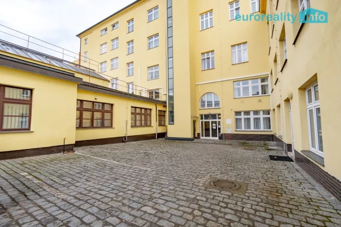Pronájem bytu 2+1, Mladá Boleslav, náměstí Míru, 73 m2