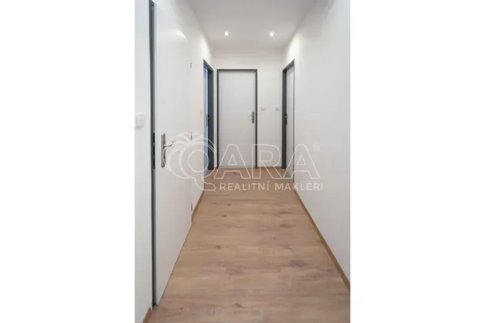 Pronájem bytu 3+1, Praha - Prosek, Jablonecká, 68 m2