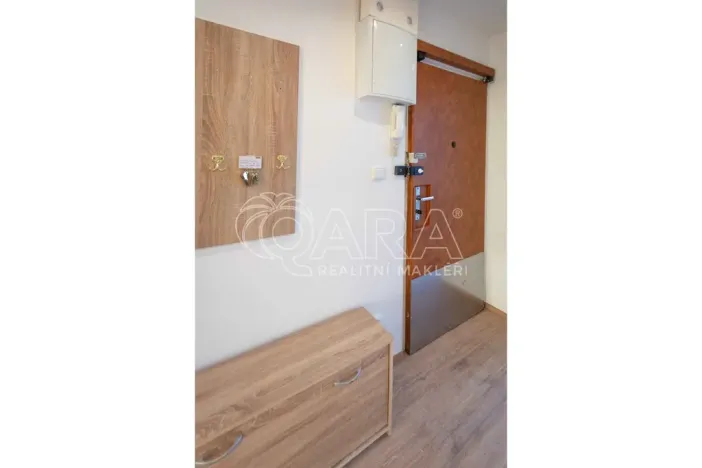 Pronájem bytu 3+1, Praha - Prosek, Jablonecká, 68 m2